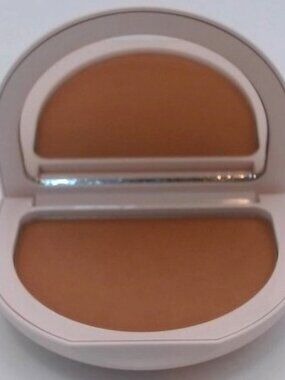 Rare Beauty Tinted Pressed Finishing Powder , Amber, BNIB